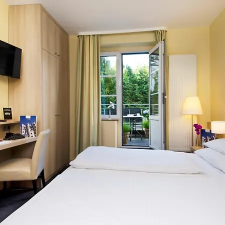 Отель Am Hofgarten 3*