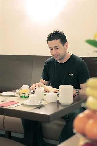 Отель Am Hofgarten 3*