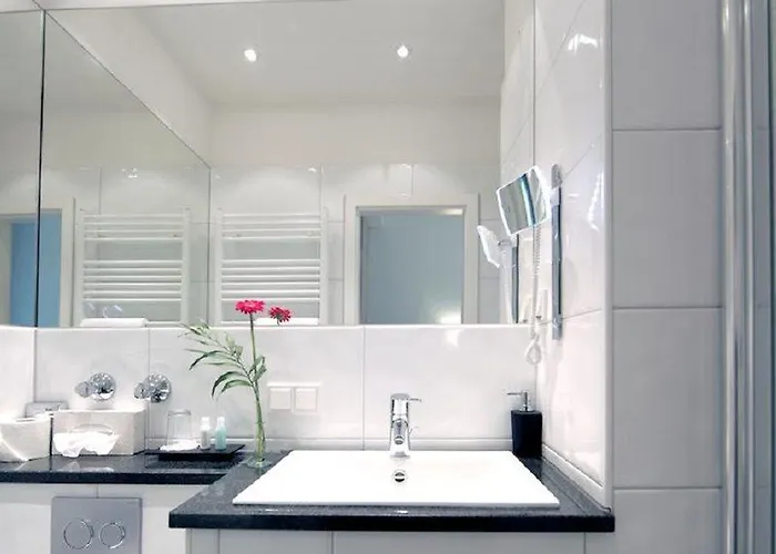 Am Hofgarten 3* 뒤셀도르프