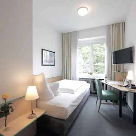 Am Hofgarten 3*