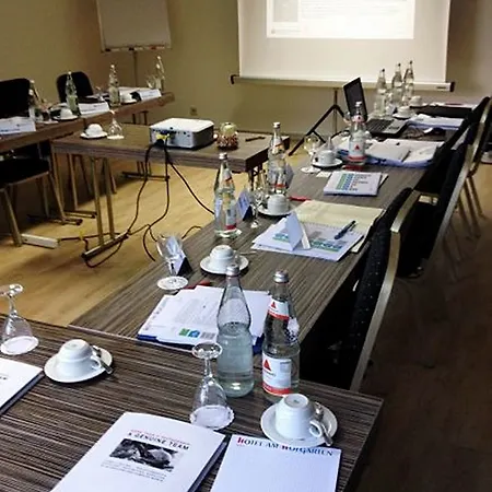 アム ホーフガルテン 3* デュッセルドルフ