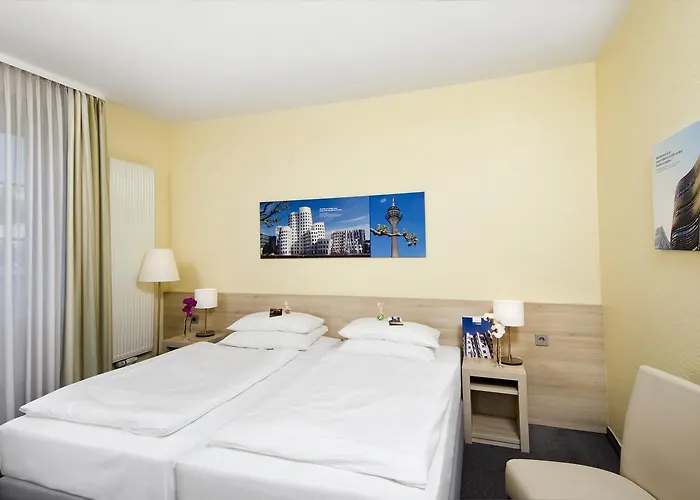 Am Hofgarten 3* Dusseldorf