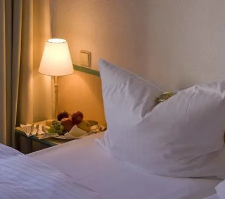 Am Hofgarten 3* Dusseldorf